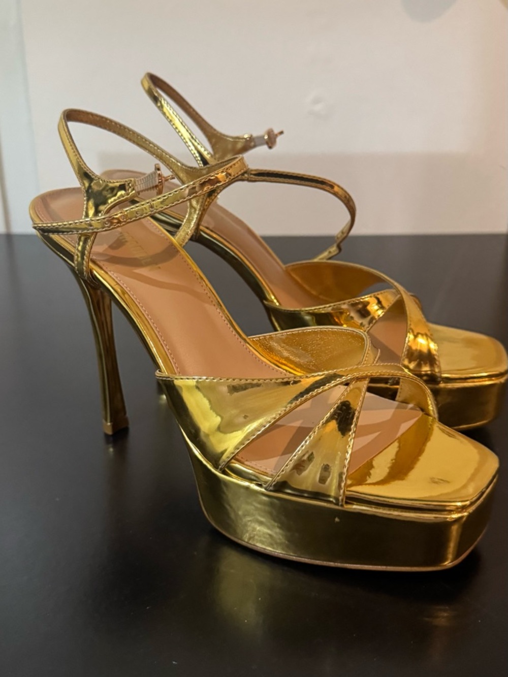 Steve Madden Gold Metallic Platform Sandals with Ankle Strap - Picture 13 of 13